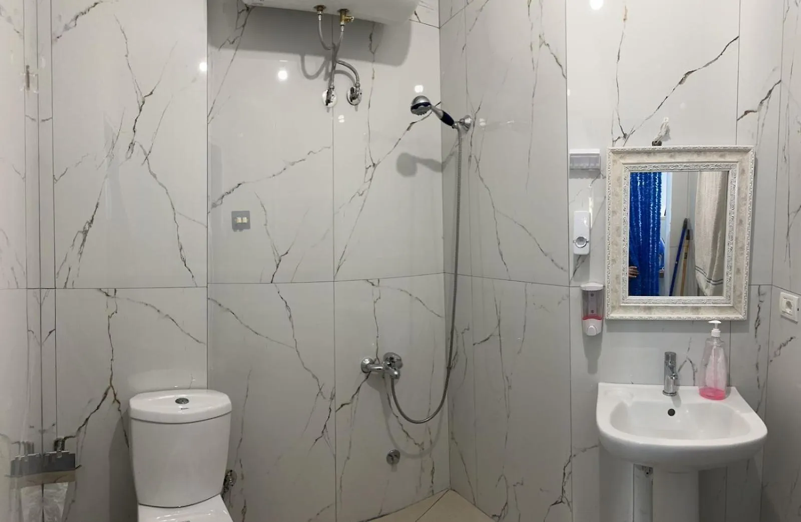Studio Center Of City Sarande Apartment
